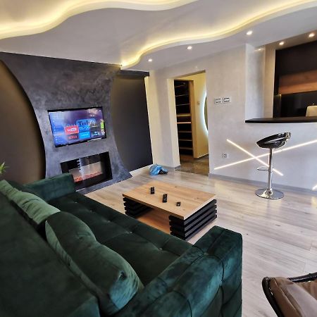 Brend New Luxurious Apartment In Downtown With Free Parking Novi Sad Extérieur photo