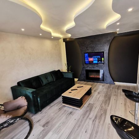 Brend New Luxurious Apartment In Downtown With Free Parking Novi Sad Extérieur photo