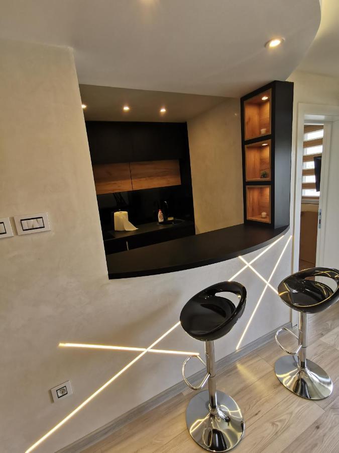 Brend New Luxurious Apartment In Downtown With Free Parking Novi Sad Extérieur photo